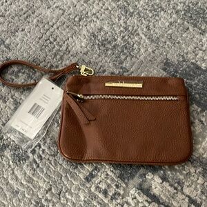 Tan clutch